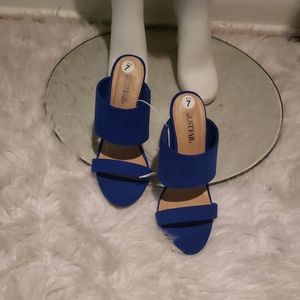 Electric blue heels (JustFab)